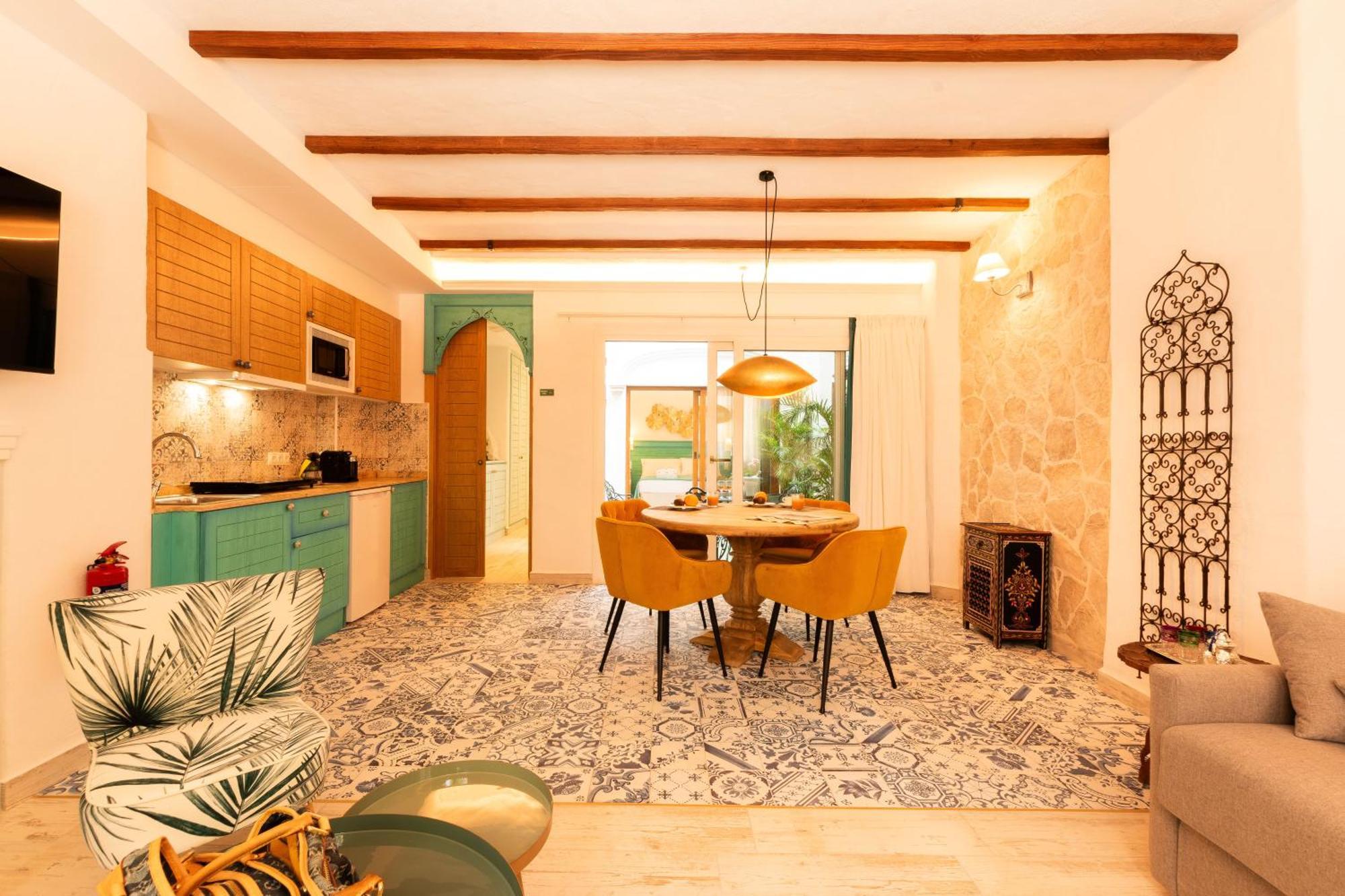 Casa Esmeralda - Luxury Boutique Apartments Old Town Estepona Esterno foto